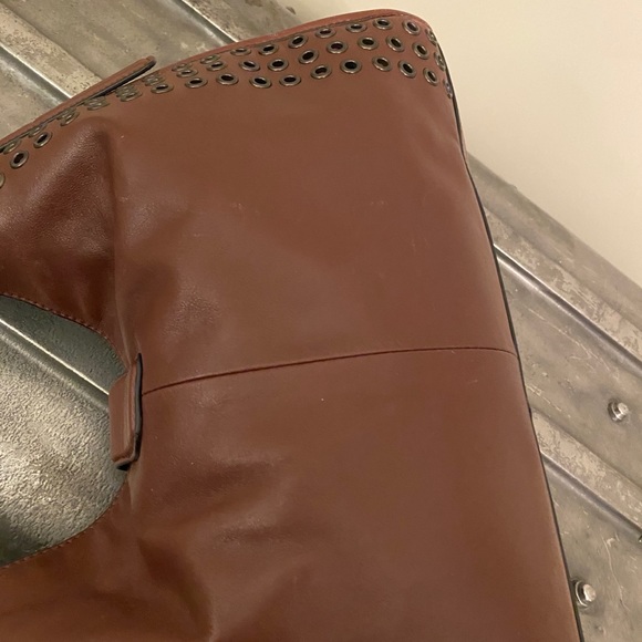 Coach Chestnut Brown Leather Shoulder Bag with Stud Detailing - Picture 4 of 13